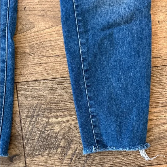 Madewell Distressed Blue Ankle Jeans - Picture 7 of 9